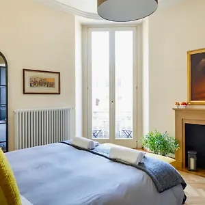 Sweethome Crispi Apartament